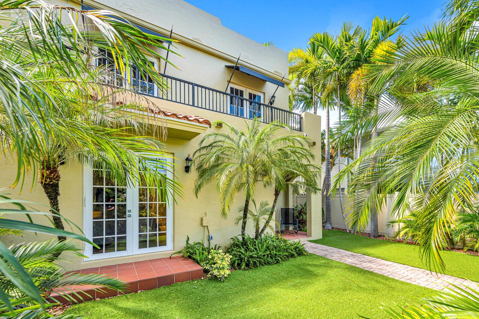 Property Photo:  449 NE 16th Avenue  FL 33301 