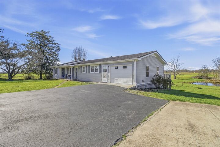 Property Photo: 4120 Hiseville Center Road KY 42749