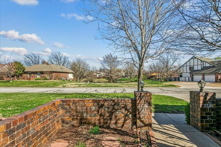 Property Photo:  1311 N Cardington St  KS 67212 