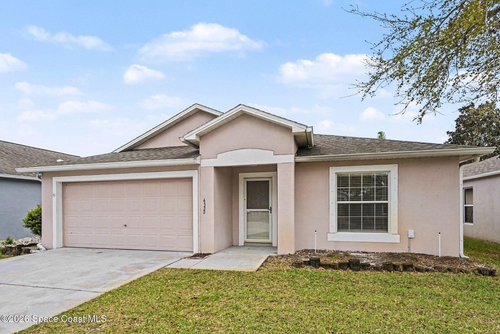 Property Photo: 4332 Derbyshire Drive FL 32780