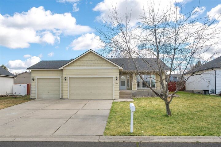 Property Photo: 15304 N Wilson Ct WA 99021
