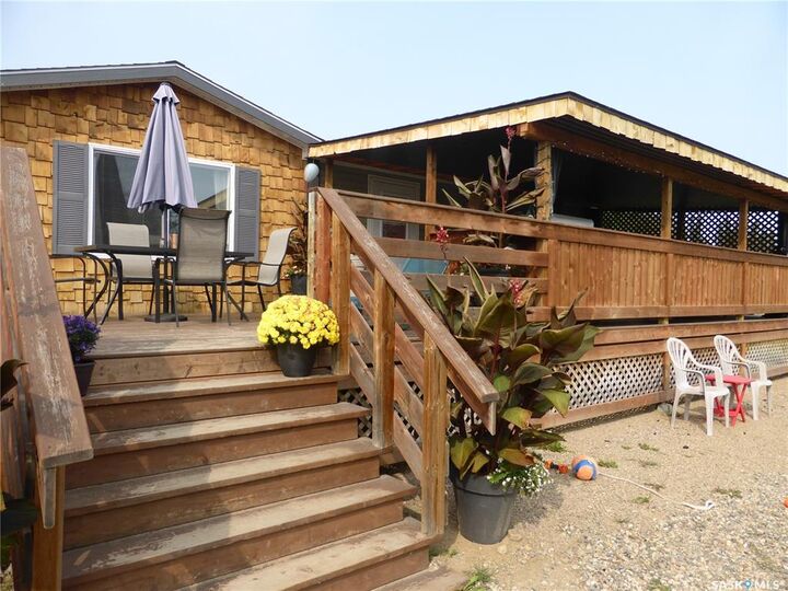 Property Photo:  8 Sunshine Place  SK S0M 1J0 