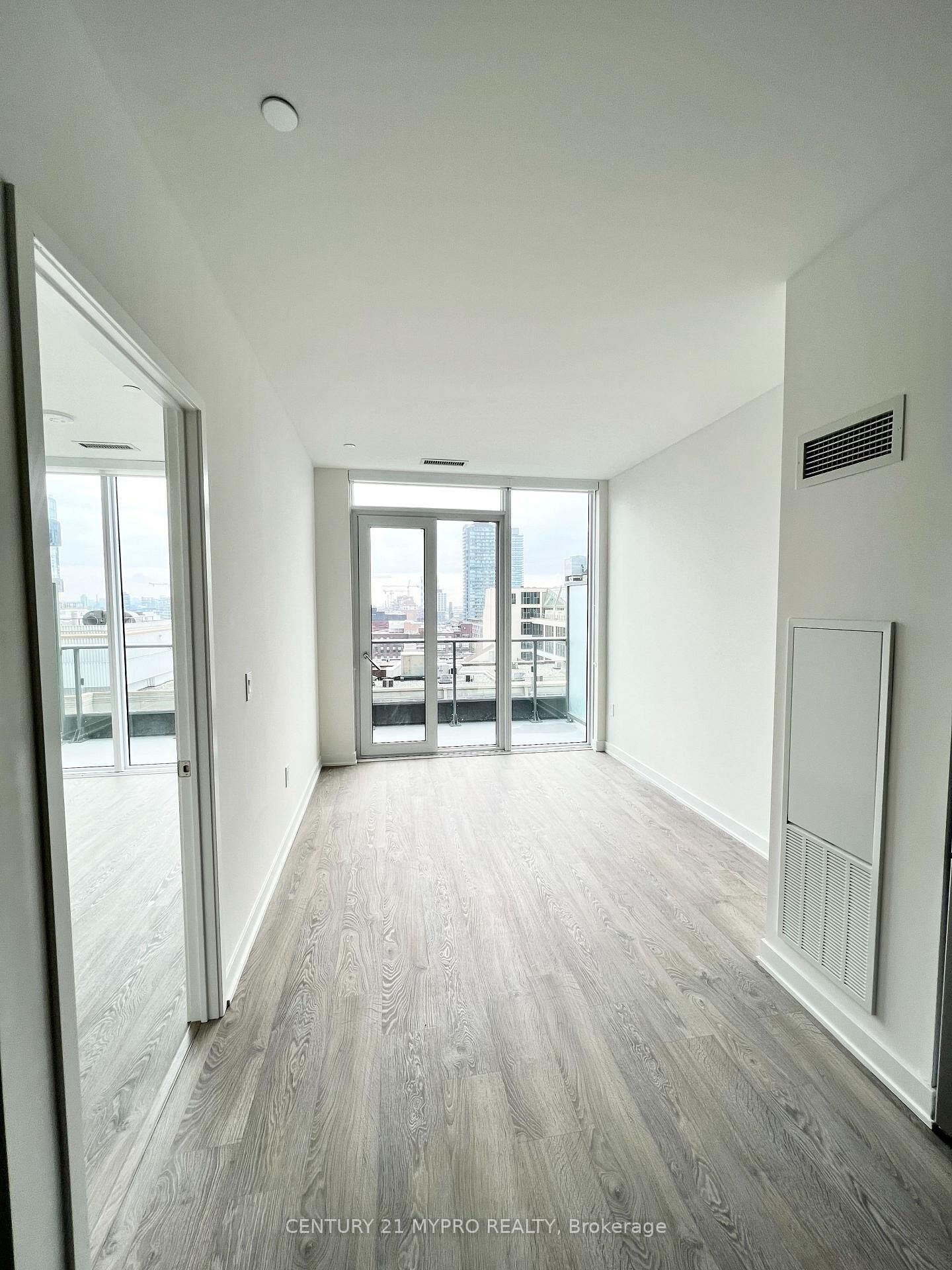 Photo de la propriété:  60 Princess Street 1015  ON M5A 2C7 