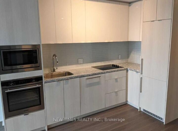 Property Photo:  115 Blue Jays Way 3107  ON M5V 0N4 
