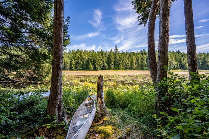 Property Photo: 9900 Greenhill Rd BC V0R 1T0