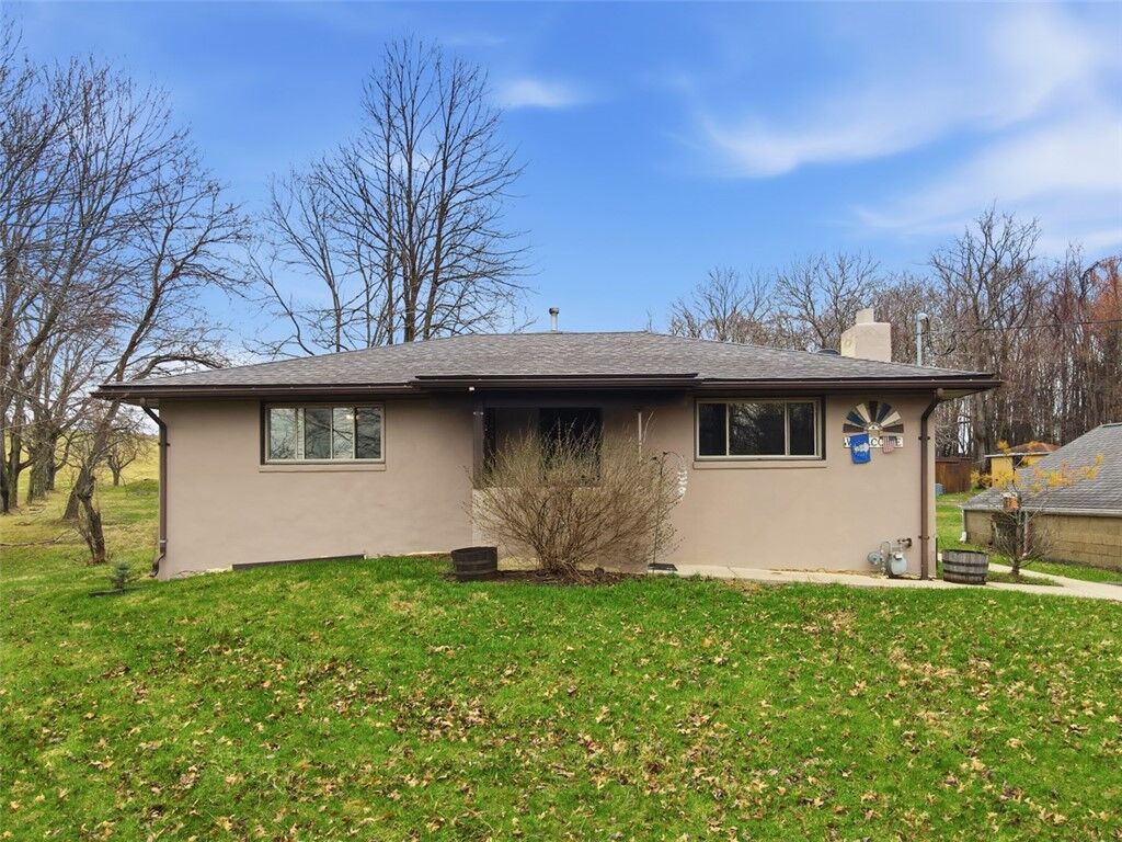 Property Photo: 30 Robb Ln PA 15332