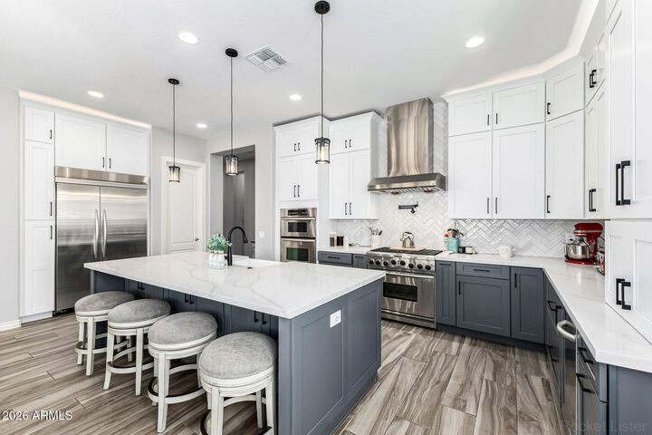 Property Photo:  20394 E Calle De Flores --  AZ 85142 
