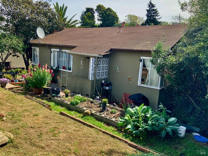 Property Photo: 105 Laguna Street CA 94591