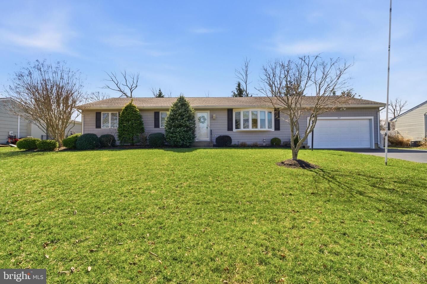 Property Photo:  867 Derry Drive  NJ 08753 