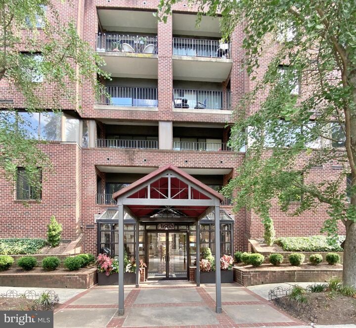 Property Photo:  1600 Prince Street 408  VA 22314 