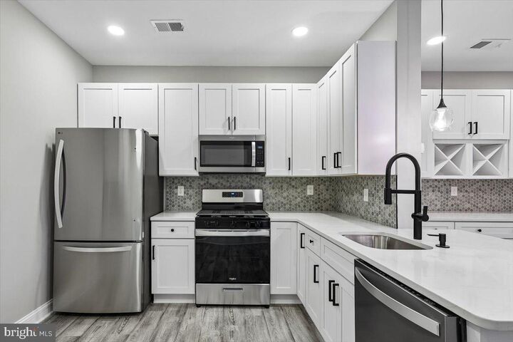 Property Photo: 8737 Autumn Ridge Court MD 21113