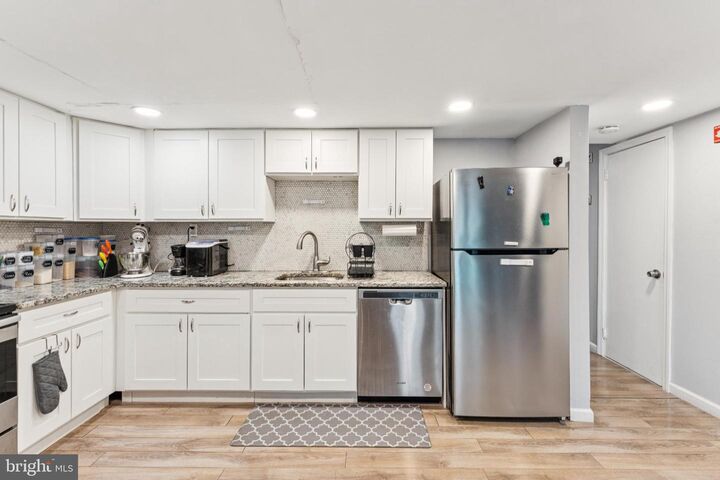 Property Photo:  22 Milstone Court  NJ 08081 