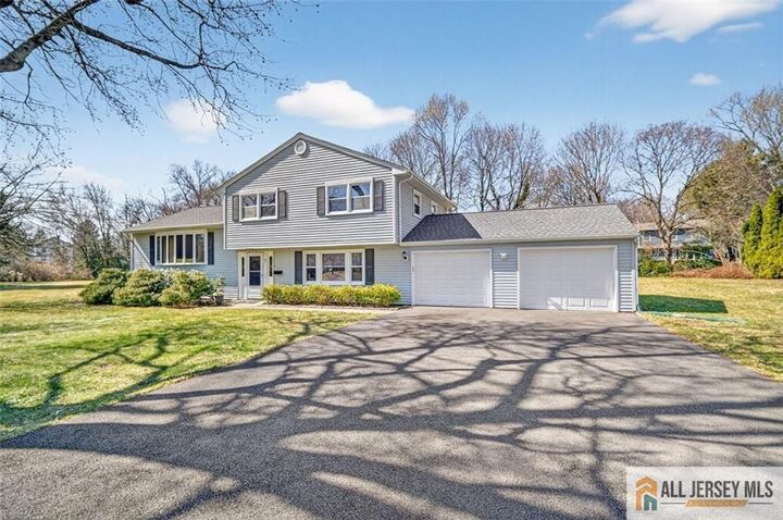 Property Photo:  7 Griggs Road  NJ 08512 