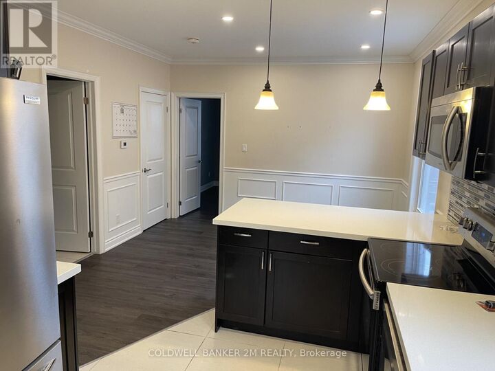 Photo de la propriété:  242 Kendal Avenue 1  ON L1G 5B5 