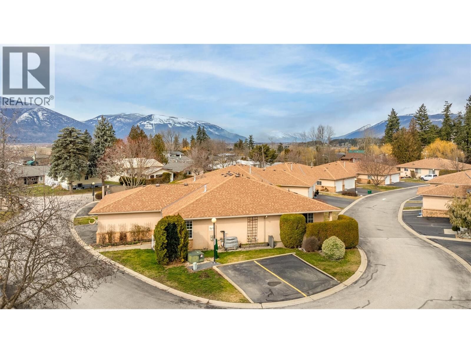 Property Photo: 310 6th Avenue South 37 BC V0B 1G3