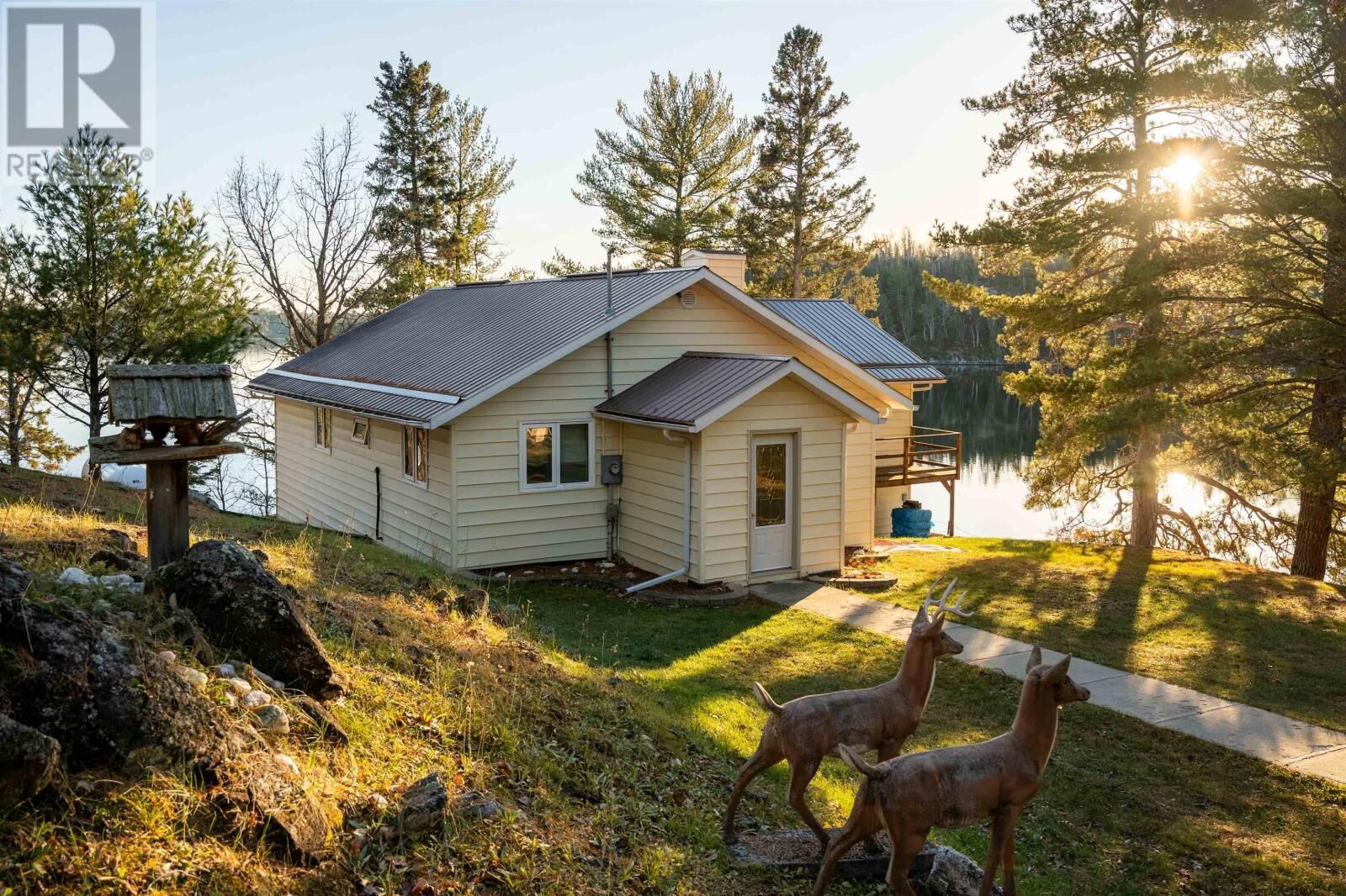 Property Photo: 21 Tinker'S Rd ON P0X 1K0