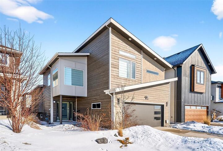 Property Photo:  253 Ken Oblik Drive  MB R3Y 2B5 