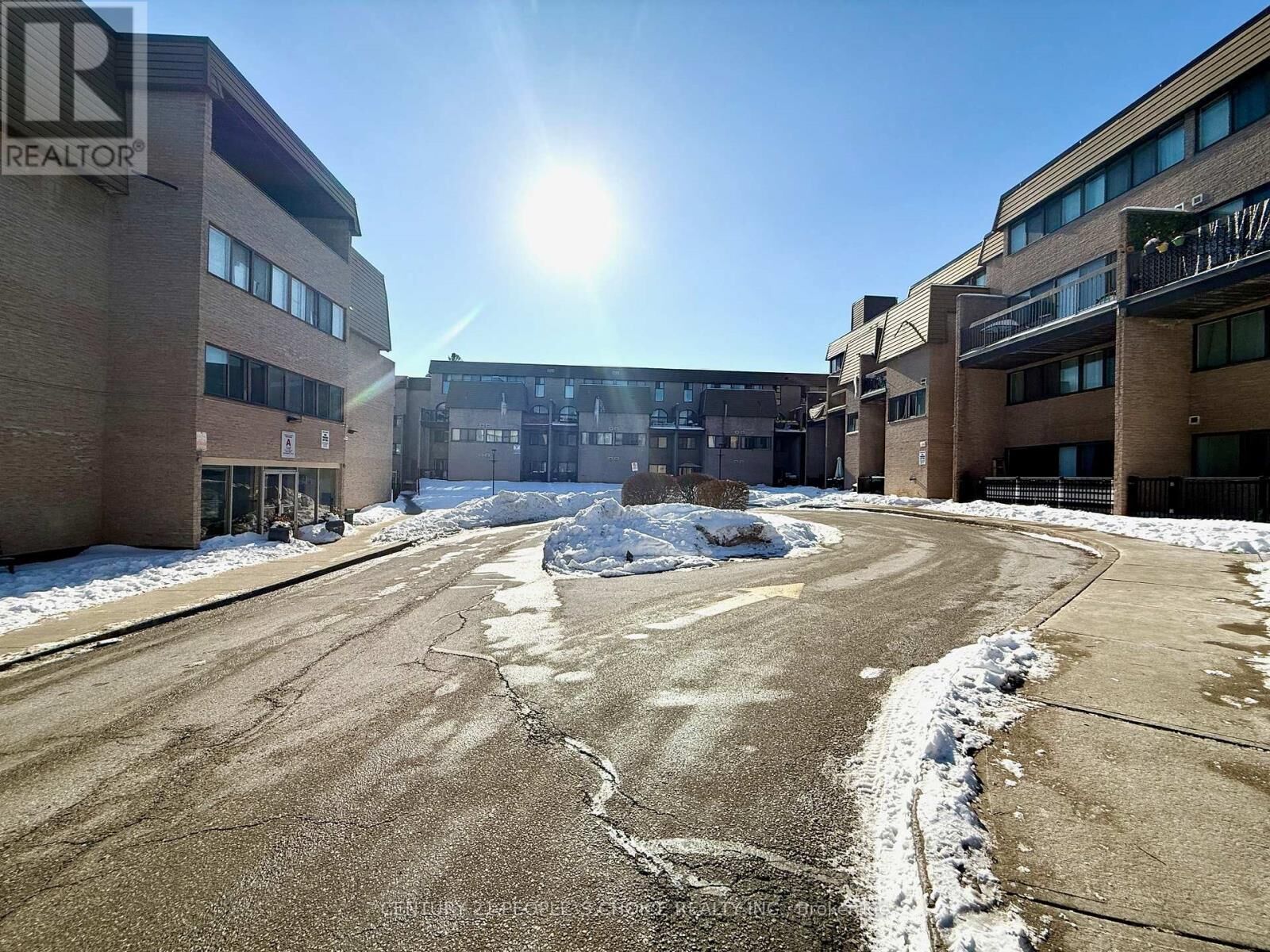 MLS#W12886688: 2095 Roche Court, Mississauga (Sheridan), ON L5K 2C8