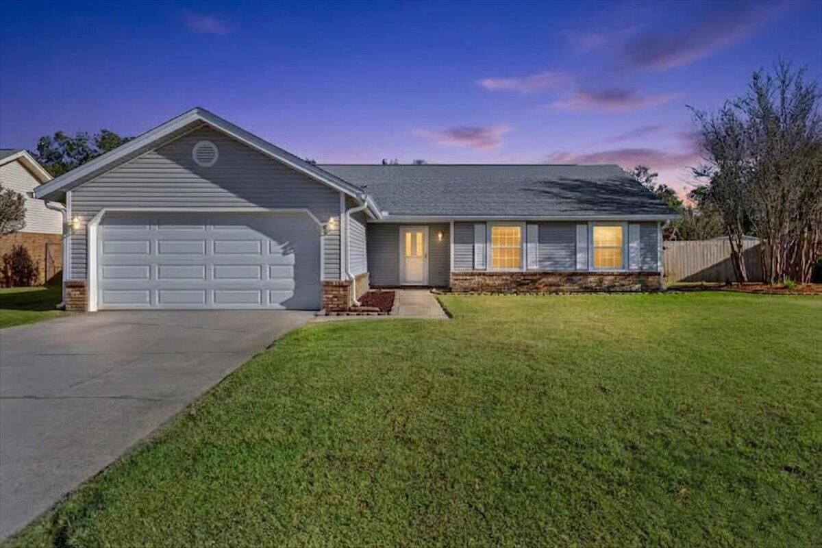 Property Photo:  1051 Boulevard De La Parisienne  FL 32569 