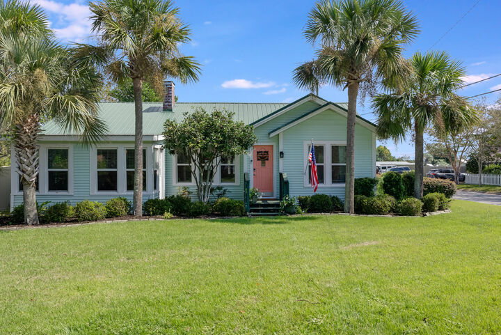 Property Photo:  200 N Cove Boulevard  FL 32401 