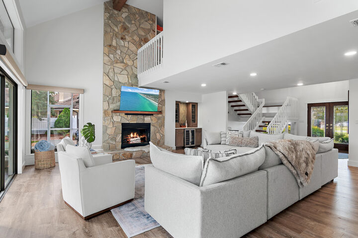 Property Photo:  99 W Country Club Drive  FL 32541 