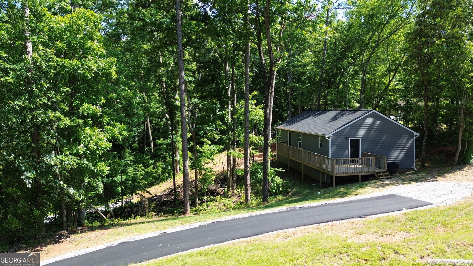 Property Photo: 3662 Lakeview Drive GA 30501