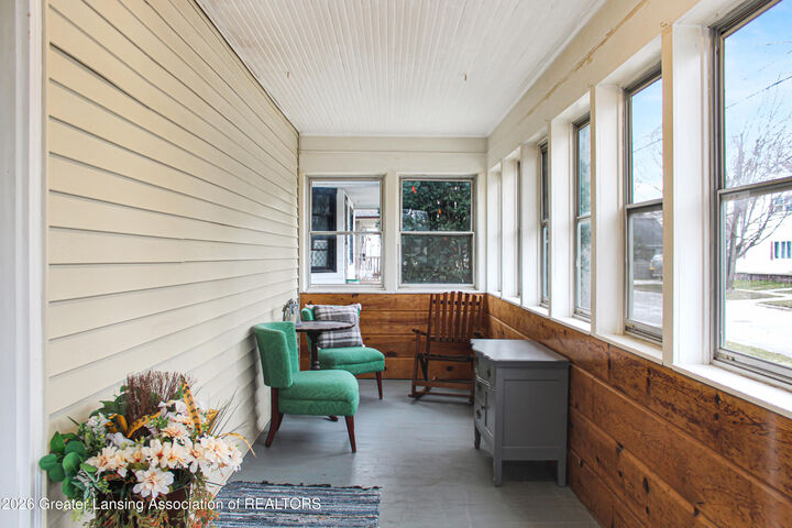 Property Photo:  107 W Steel Street  MI 48879 