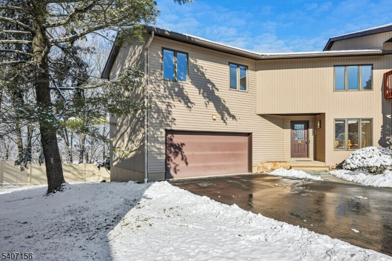 Property Photo:  320 Cedar Wood Terr39  NJ 07424 