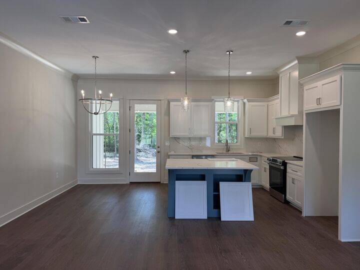 Property Photo:  39 Forest Barnes  MS 39465 