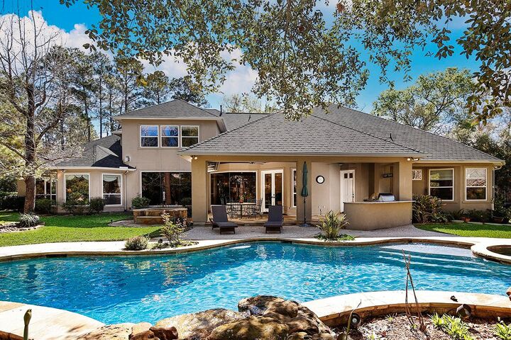 Property Photo:  22 W Bracebridge Circle  TX 77382 