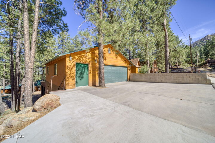 Property Photo: 6470 E Crumb Rd AZ 86401