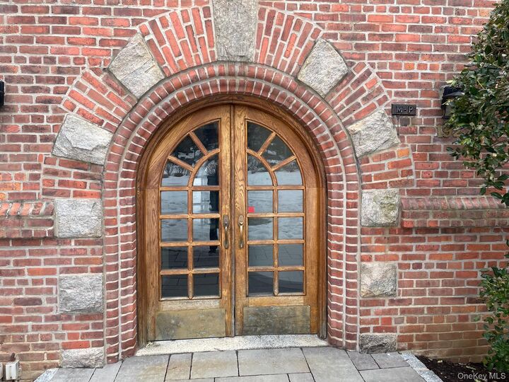 Property Photo:  192 Garth Road 4N  NY 10583 