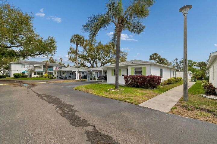 Property Photo:  6026 Lilli Way  FL 34207 