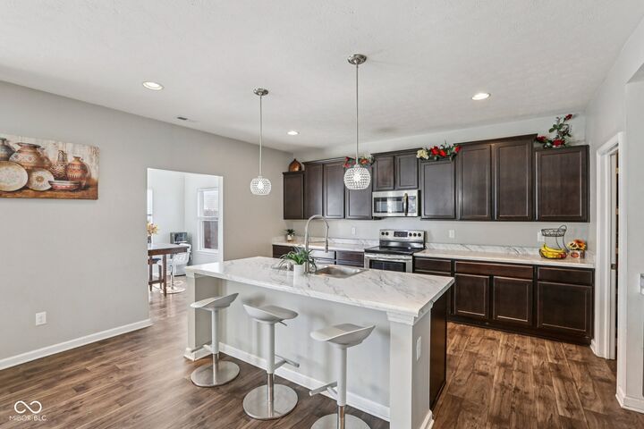 Property Photo:  6673 Laurelwood Drive  IN 46064 
