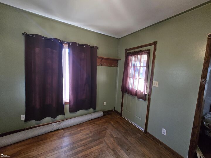 Property Photo:  402 W Perry Street  MI 48429 