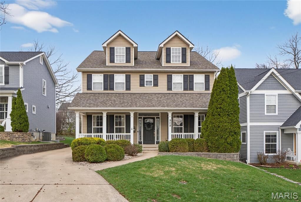 Property Photo:  909 Cleveland Avenue  MO 63122 