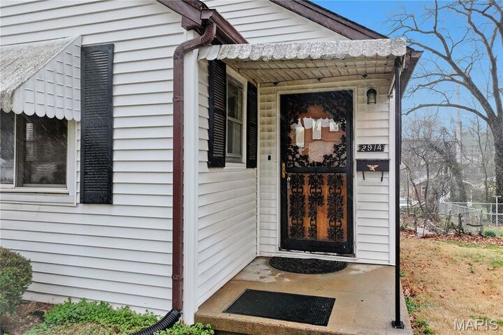 Property Photo:  2914 Lyndhurst Avenue  MO 63121 
