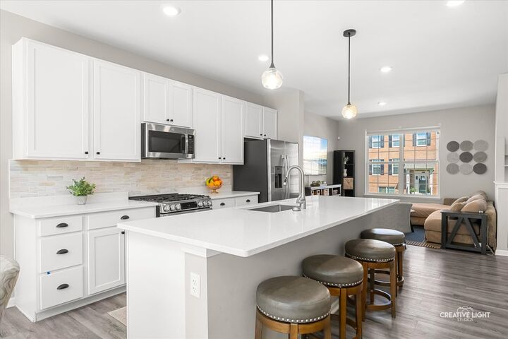 Property Photo:  183 Lakeshore Drive  IL 60543 