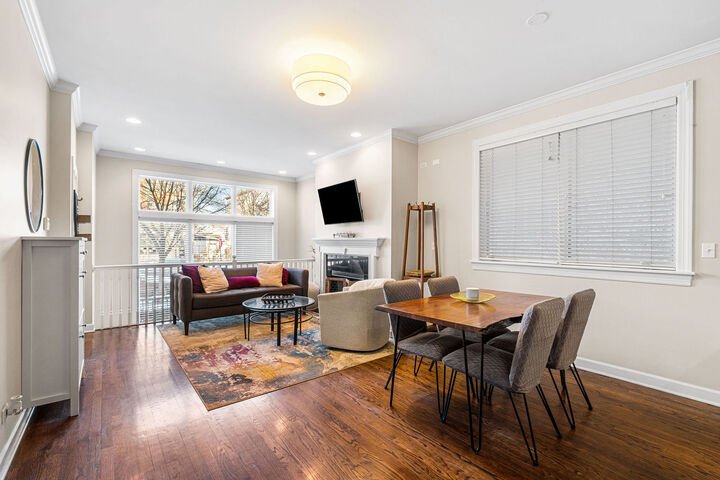 Property Photo:  3035 N Racine Avenue 1  IL 60657 