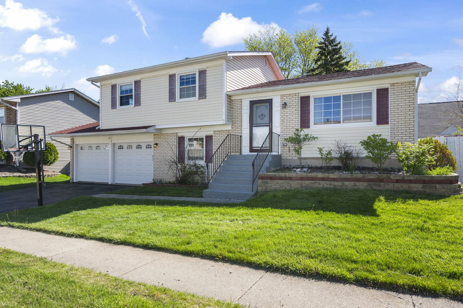 Property Photo: 4411 Bayside Circle IL 60192