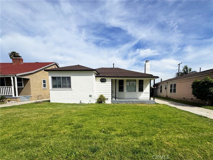 Property Photo:  8712 S 11th Avenue  CA 90305 