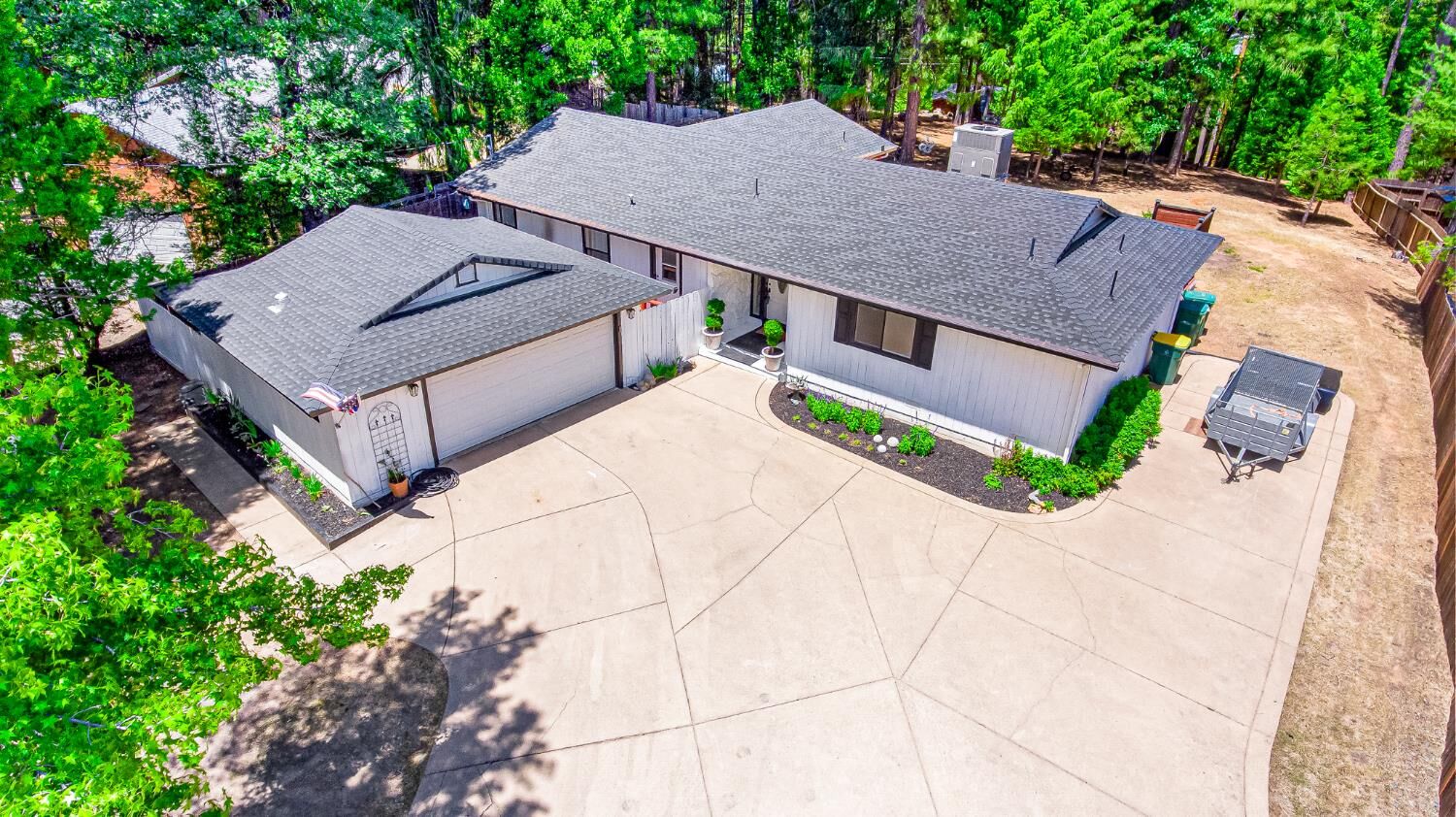 Property Photo:  5685 Daisy Circle  CA 95726 