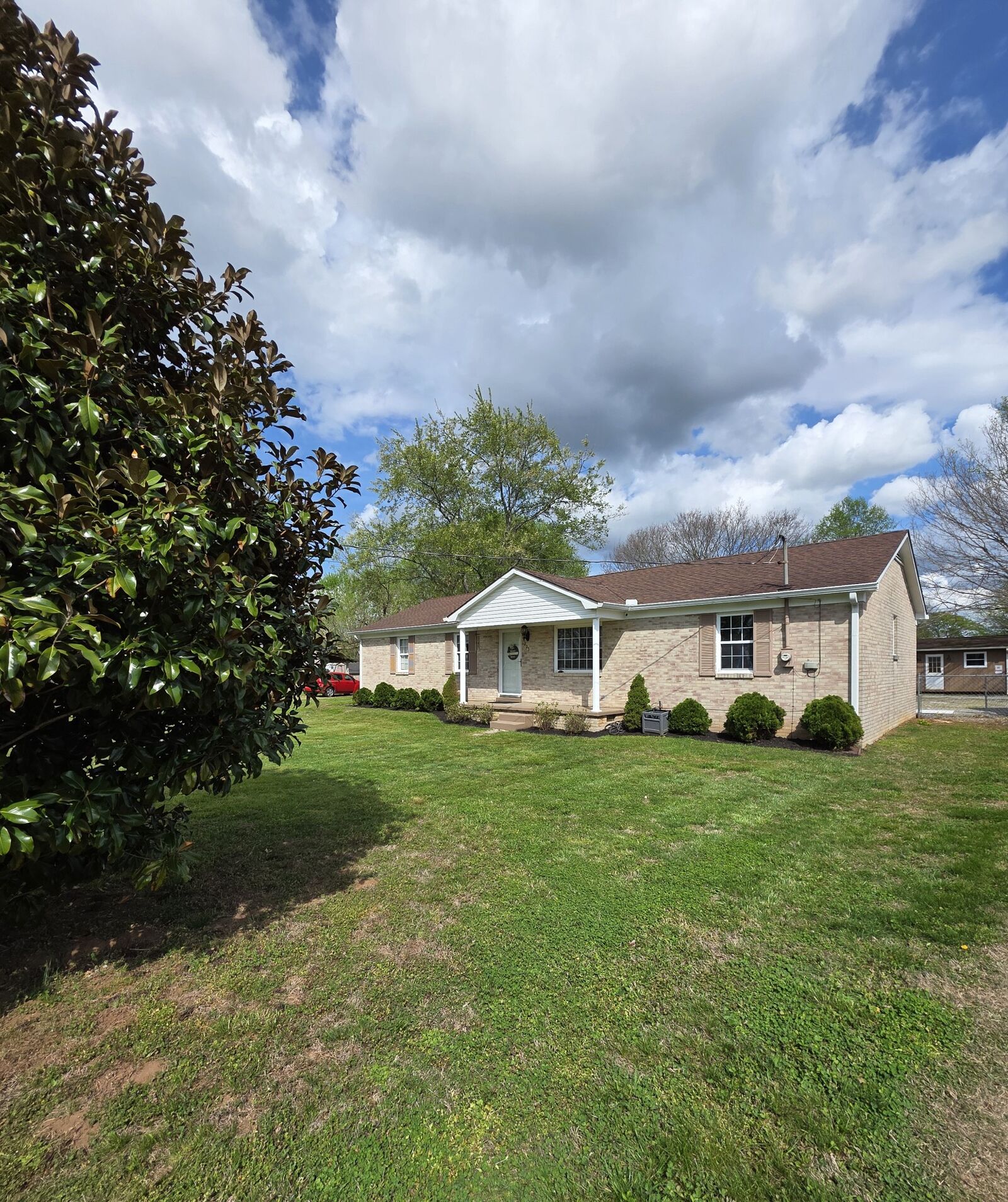 Property Photo:  205 Peachtree St  TN 37180 