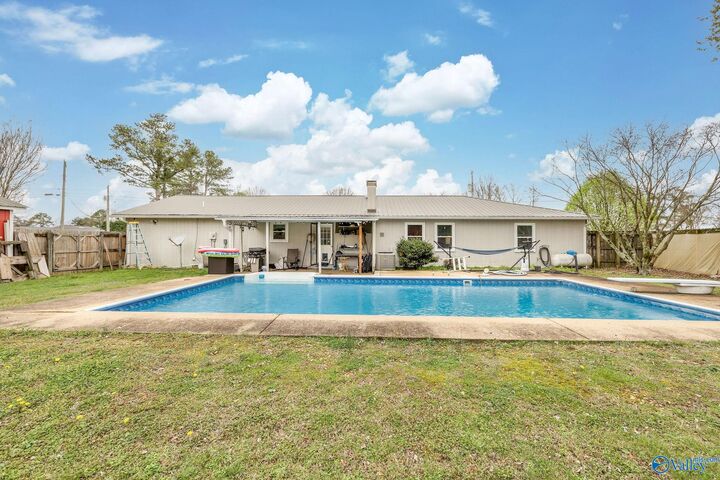 Property Photo:  520 Kimberly Drive  AL 35950 