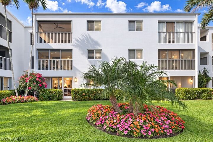 Property Photo:  250 7th Avenue S 106  FL 34102 