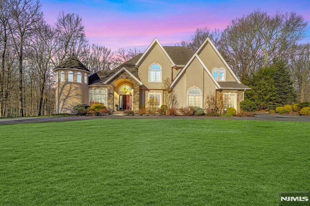 Property Photo:  5 High Mountain Drive  NJ 07045 