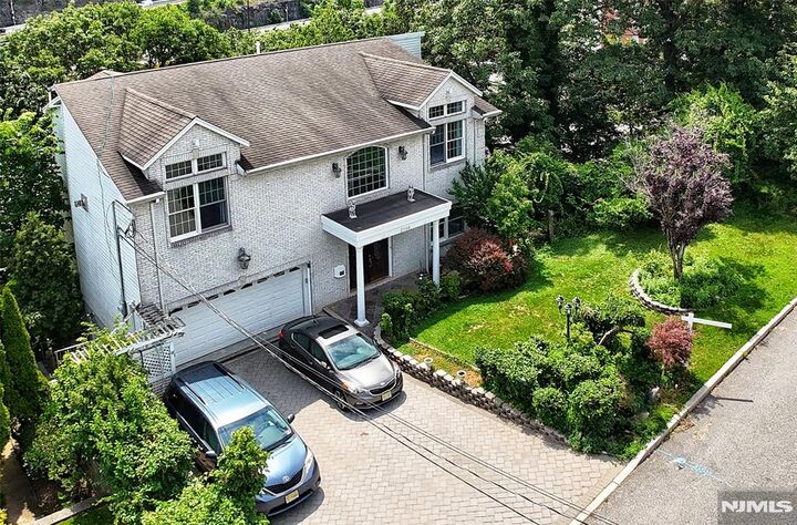 Property Photo:  2186 Jones Road  NJ 07024 