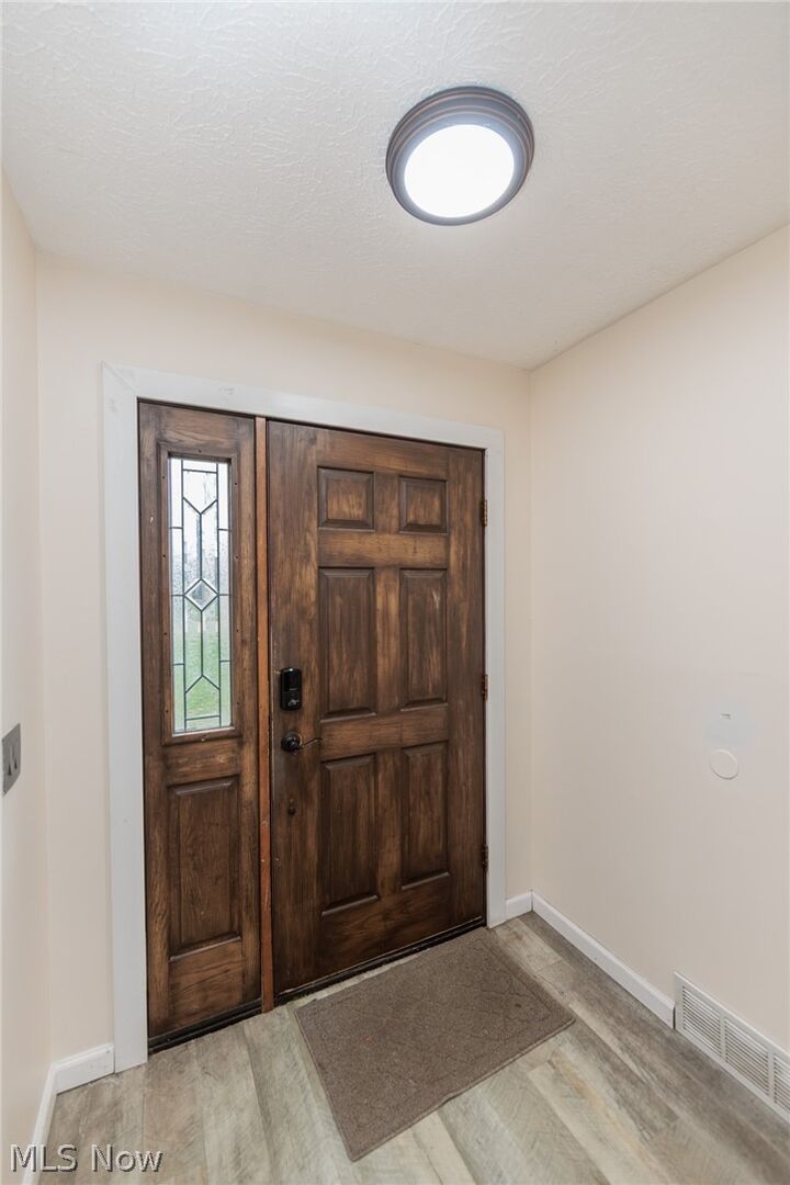 Property Photo:  1010 Royal Drive  OH 44001 