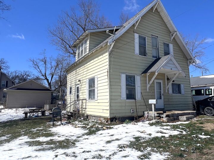 Property Photo:  203 Ellison St  MO 64683 