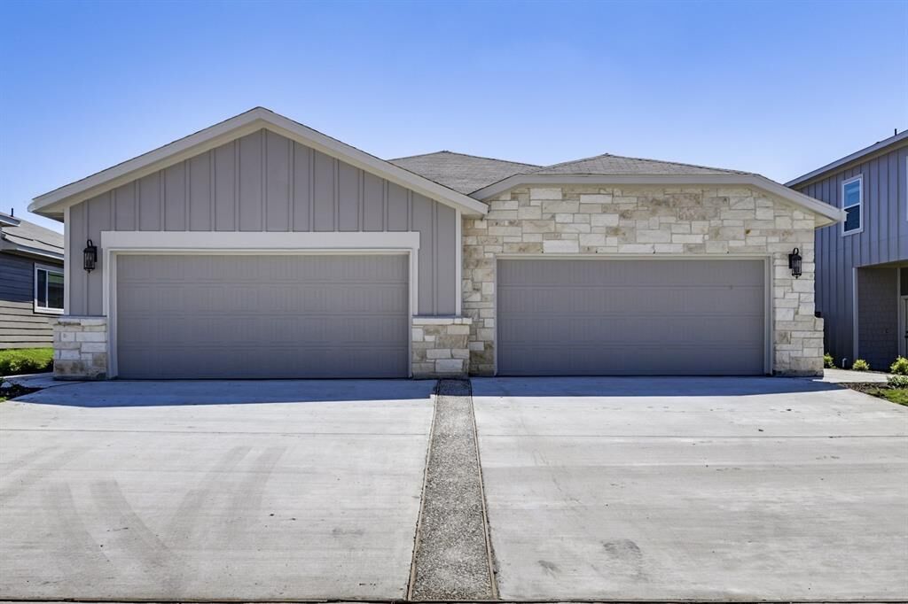 Property Photo:  612 Wheatfield Drive  TX 76084 